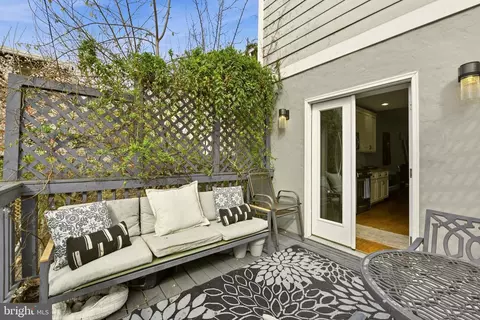 Exterior - 330 U St NW, Washington, DC 20001 photo 5 of 6