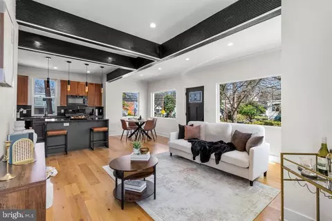 713 Croissant Pl SE, Washington, DC 20019