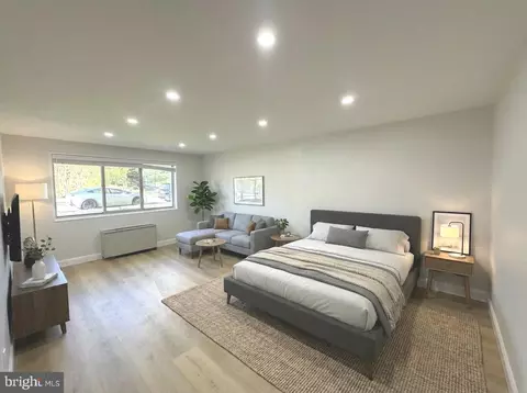 2710 Macomb St NW #204, Washington, DC 20008