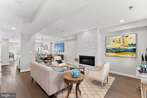 5735 9th St NW, Washington, DC 20011