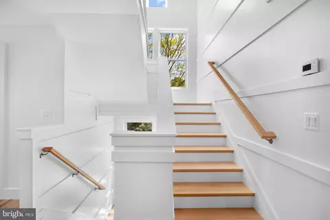 Entry Way - 4892 Macarthur Blvd NW, Washington, DC 20007 photo 3 of 5