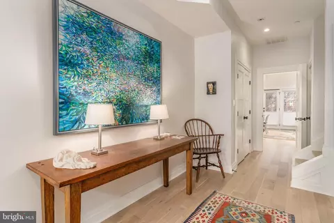 Entry Way - 71 U St NW #2, Washington, DC 20001 photo 3 of 4