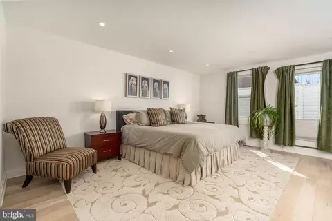 Bedroom - 71 U St NW #2, Washington, DC 20001 photo 1 of 5