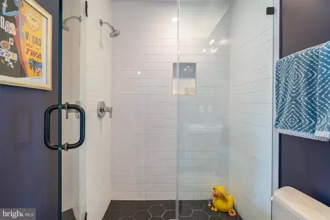 Bath - 71 U St NW #2, Washington, DC 20001 photo 5 of 5