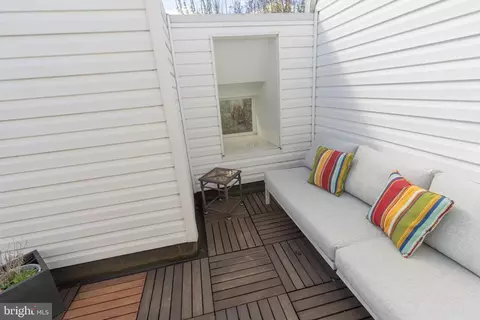 Exterior - 71 U St NW #2, Washington, DC 20001 photo 5 of 7