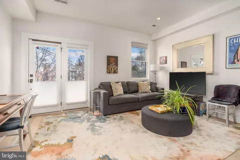 Living - 71 U St NW #2, Washington, DC 20001 photo 1 of 1