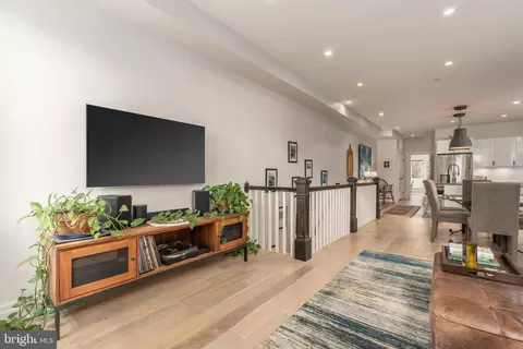 Entry Way - 71 U St NW #2, Washington, DC 20001 photo 2 of 4
