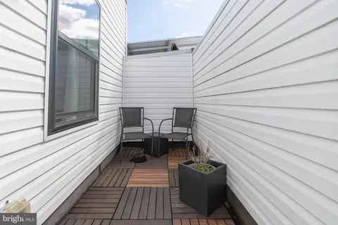 Exterior - 71 U St NW #2, Washington, DC 20001 photo 6 of 7