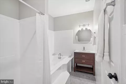 817 4th St NE, Washington, DC 20002 photo 23