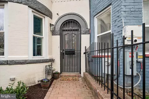 817 4th St NE, Washington, DC 20002 photo 2