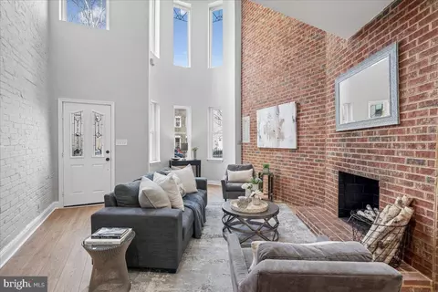 817 4th St NE, Washington, DC 20002 photo 4