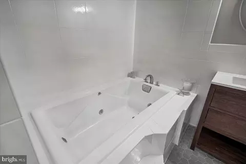 817 4th St NE, Washington, DC 20002 photo 24