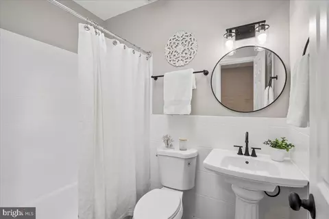 817 4th St NE, Washington, DC 20002 photo 32