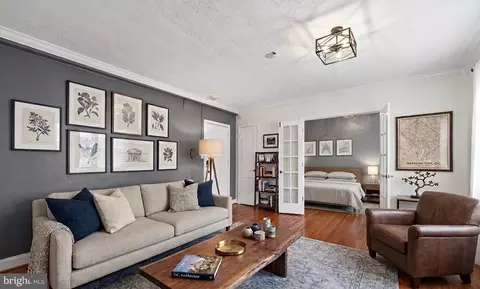 3925 Davis Pl NW #206, Washington, DC 20007