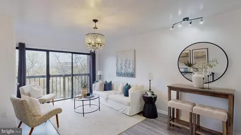 1001 26th NW #705, Washington, DC 20037