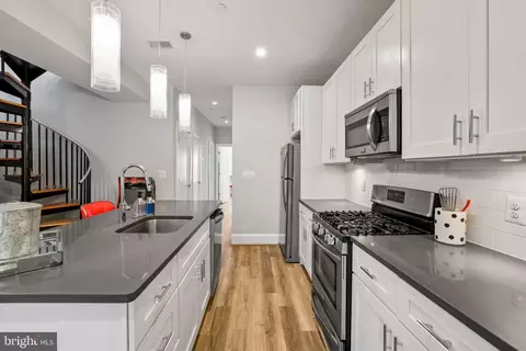 Kitchen - 2221 M St NE #PH1, Washington, DC 20002 photo 4 of 6