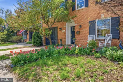 4206 48th Pl NW, Washington, DC 20016