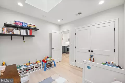 Bedroom - 2150 Florida Ave NW #PH4, Washington, DC 20008 photo 5 of 6