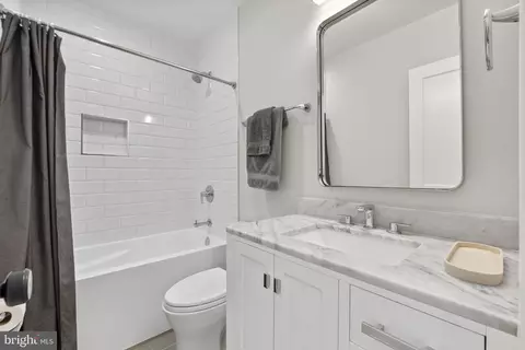 Bath - 2150 Florida Ave NW #PH4, Washington, DC 20008 photo 2 of 2