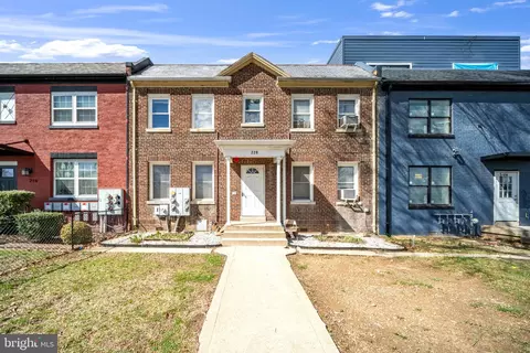 Exterior - 220 21st St NE, Washington, DC 20002 photo 2 of 5