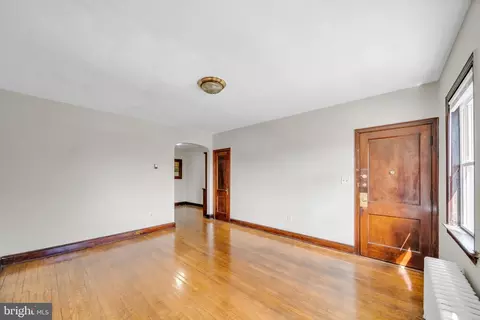 Living - 220 21st St NE, Washington, DC 20002 photo 1 of 6