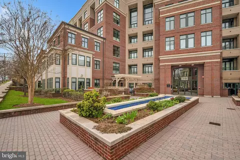 4750 41st St NW #310, Washington, DC 20016