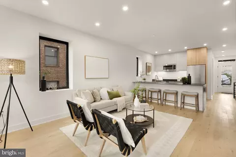 2647 41st St NW #1, Washington, DC 20007