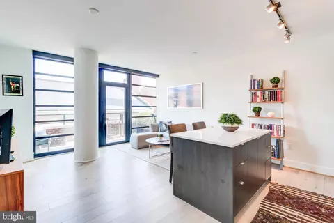 1300 4th St SE #414, Washington, DC 20003