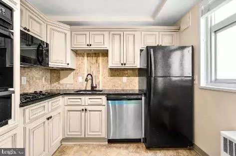 2401 H St NW #211, Washington, DC 20037