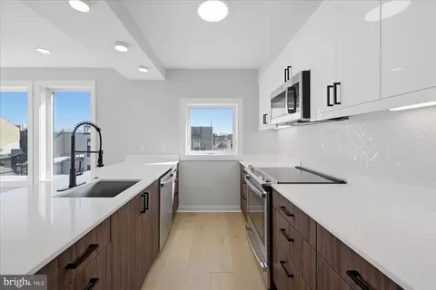 Kitchen - 919 12th St NE #404, Washington, DC 20002 photo 1 of 2