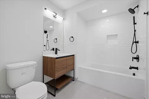 Bath - 919 12th St NE #404, Washington, DC 20002 photo 1 of 1