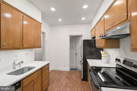 1807 37th St NW, Washington, DC 20007 photo 8