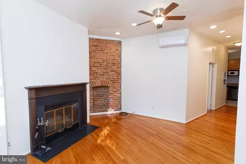 Living - 1434 Potomac Ave SE #4, Washington, DC 20003 photo 2 of 5