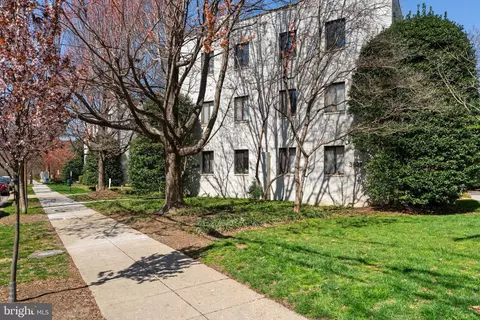 Exterior - 3827 Davis Pl NW #5, Washington, DC 20007 photo 4 of 7