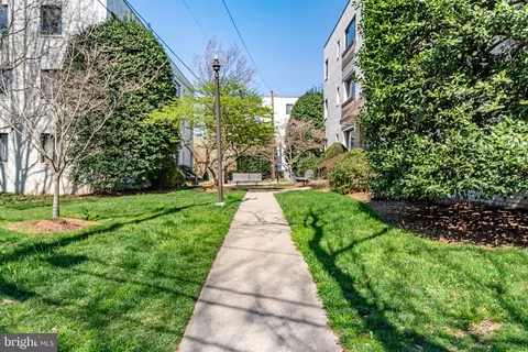 Exterior - 3827 Davis Pl NW #5, Washington, DC 20007 photo 5 of 7