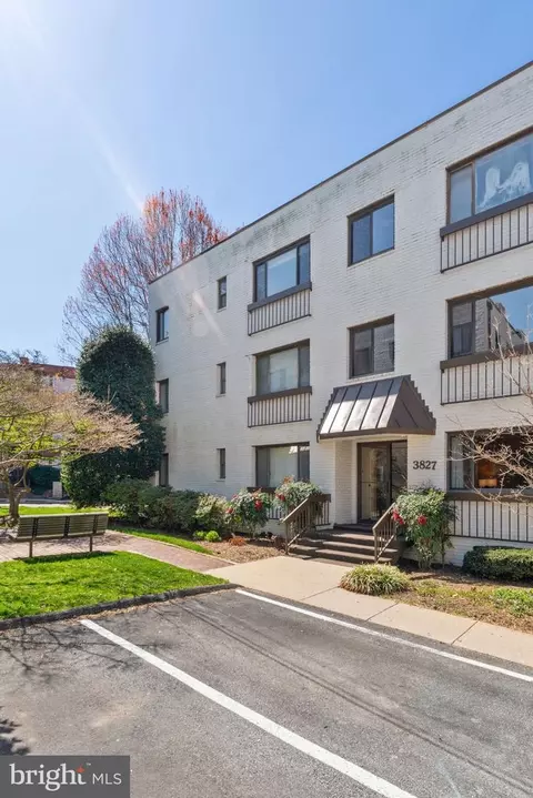 Exterior - 3827 Davis Pl NW #5, Washington, DC 20007 photo 6 of 7