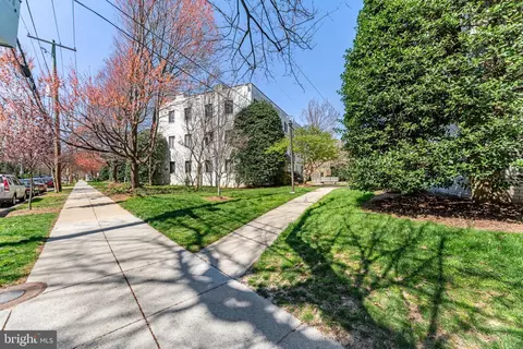 Exterior - 3827 Davis Pl NW #5, Washington, DC 20007 photo 3 of 7