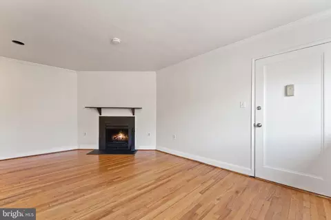 Living - 3827 Davis Pl NW #5, Washington, DC 20007 photo 4 of 6