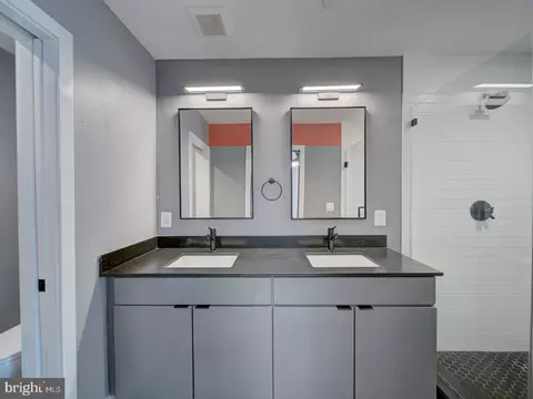 Bath - 615 15th St NE #1, Washington, DC 20002 photo 3 of 4