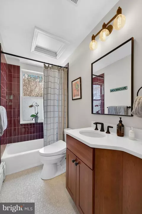 Bath - 234 12th St SE, Washington, DC 20003 photo 3 of 3