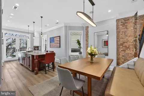 Dining - 234 12th St SE, Washington, DC 20003 photo 3 of 4