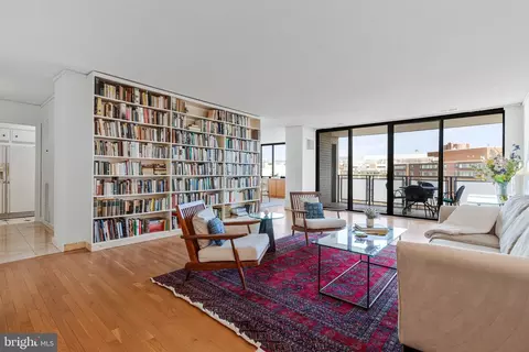 800 25th St NW #1002, Washington, DC 20037