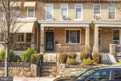 1734 A St SE, Washington, DC 20003 photo 2