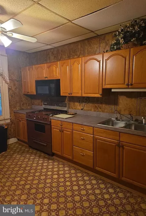 1015 E Street St NE, Washington, DC 20002 photo 3