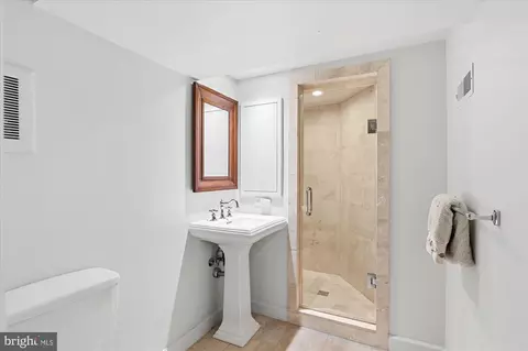 1615 35th St NW, Washington, DC 20007 photo 34