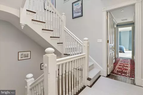 1615 35th St NW, Washington, DC 20007 photo 18