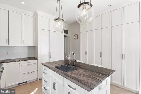 1615 35th St NW, Washington, DC 20007 photo 16