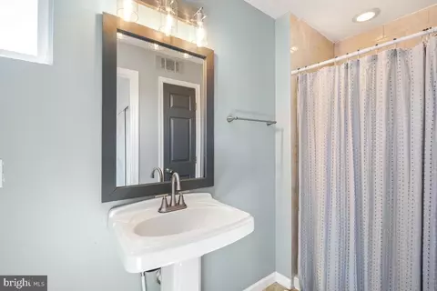 Bath - 1377 K St SE #2, Washington, DC 20003 photo 4 of 4