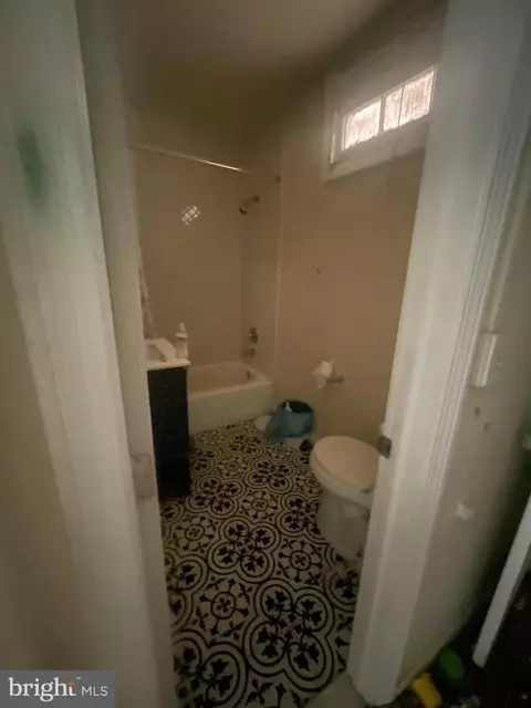 Entry Way - 1019 16th St NE, Washington, DC 20002 photo 4 of 6