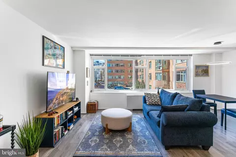 1545 18th St NW #212, Washington, DC 20036